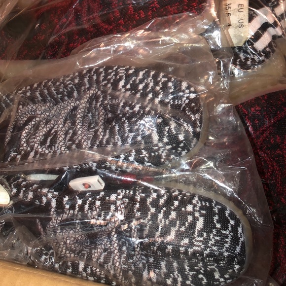 I have brand new LED light up sneakers for sale wholesale very nice - Picture 5 of 6